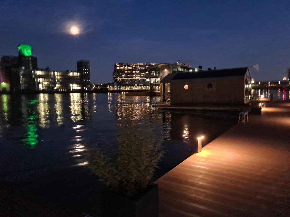 Wikkelboat Nr2 At Floating Rotterdam Rijnhaven Hotel Luaran gambar